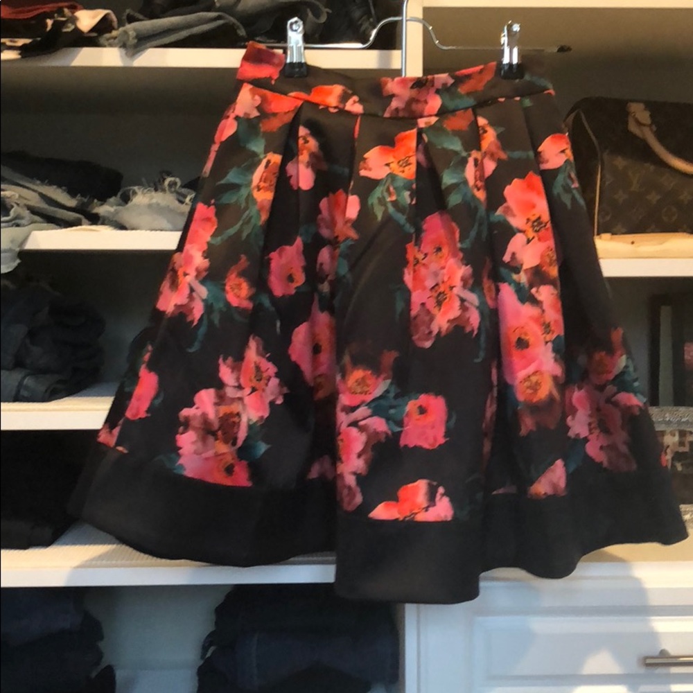 Gorgeous French Connection Skirt! 🌸 💕
